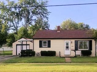 709 E Cherry St, Blanchester, OH 45107