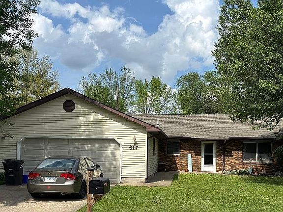 2nd image of 617 S Surrey Ln