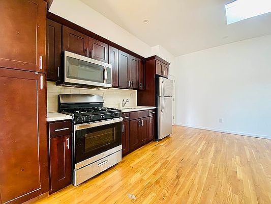 2nd image of 205-07 Jamaica Ave #2