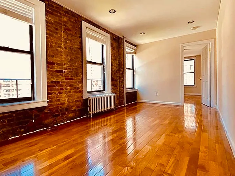 215 E 76th St #2A — Photo 1