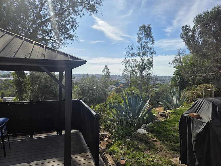 3435 Isla Vista Dr — Photo 2