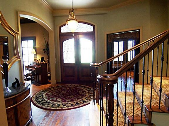 3rd image of 5401 Pebble Creek Dr