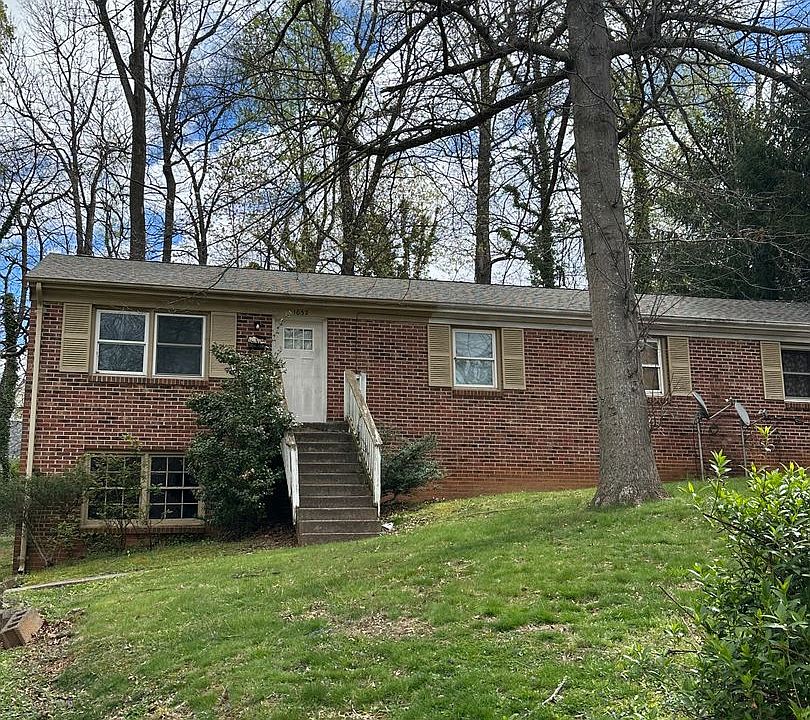1st image of 1032-34 Moseley Dr #1032