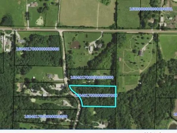 Meadow Ln, Lathrop, MO 64465