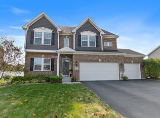 967 Sunburst Ln, Gilberts, IL 60136