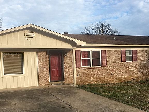 2nd image of 504 Blake Cir
