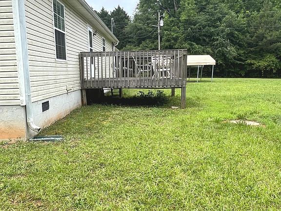 3rd image of 113 Hoyt Rd