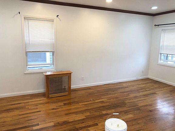 5th image of 9318 75th St Floor 2