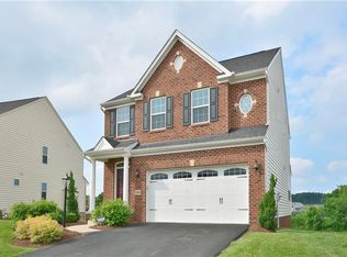 150 Village Cir, Oakdale, PA