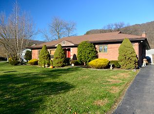 15 Orchard Ave, Nanticoke, PA 18634