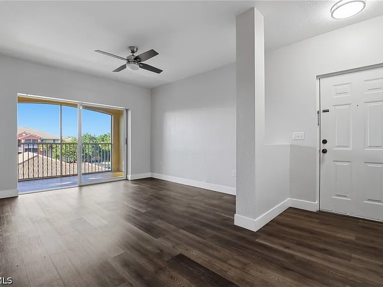 6321 Aragon Way #306 — Photo 5