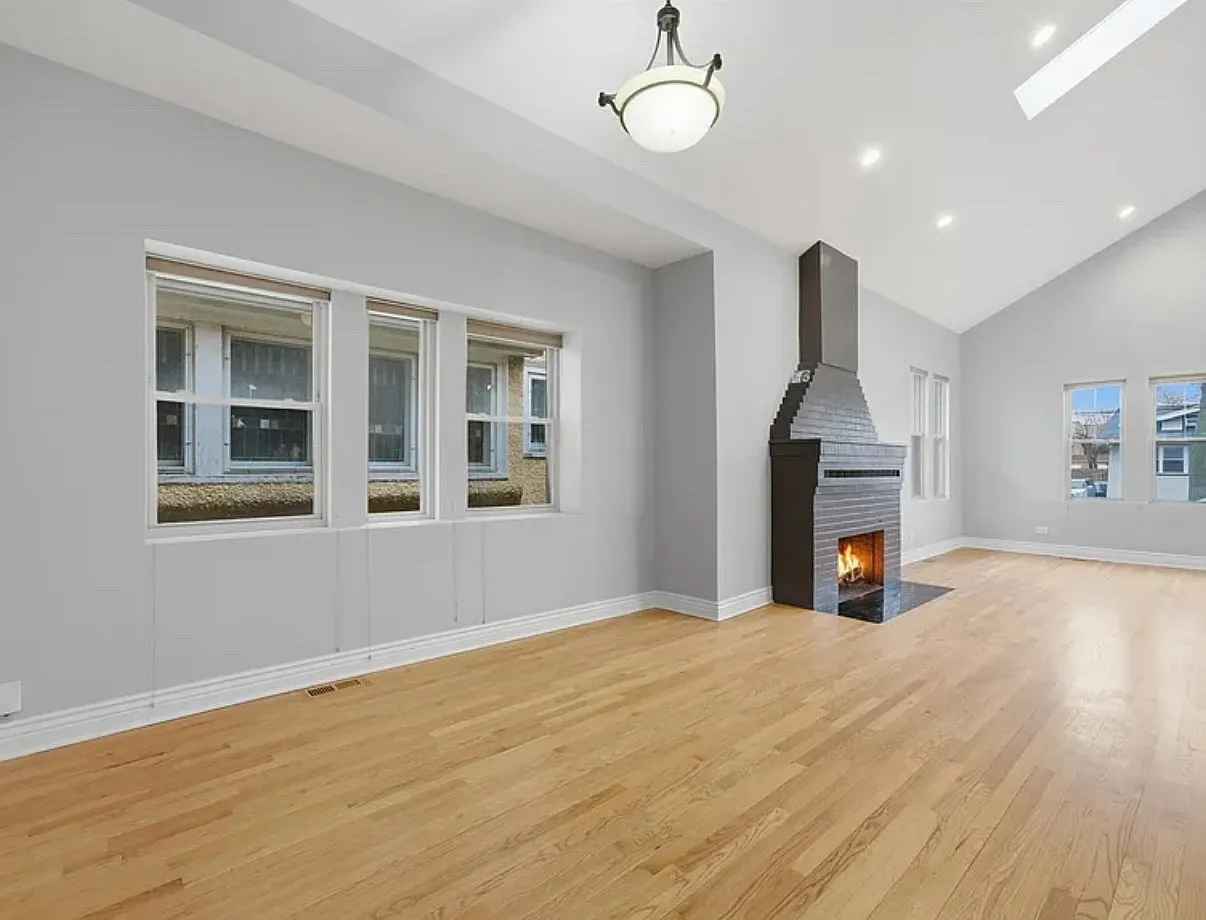 6 bed, 3900 sqft, $4,500 — Photo 2