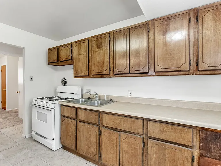 10772 Spring Garden Dr — Photo 7