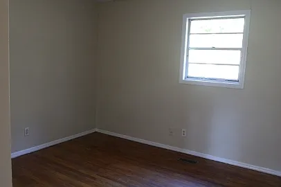 1404 W Lincoln Ave — Photo 5