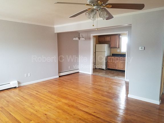 3rd image of 10 Colonial Dr APT C