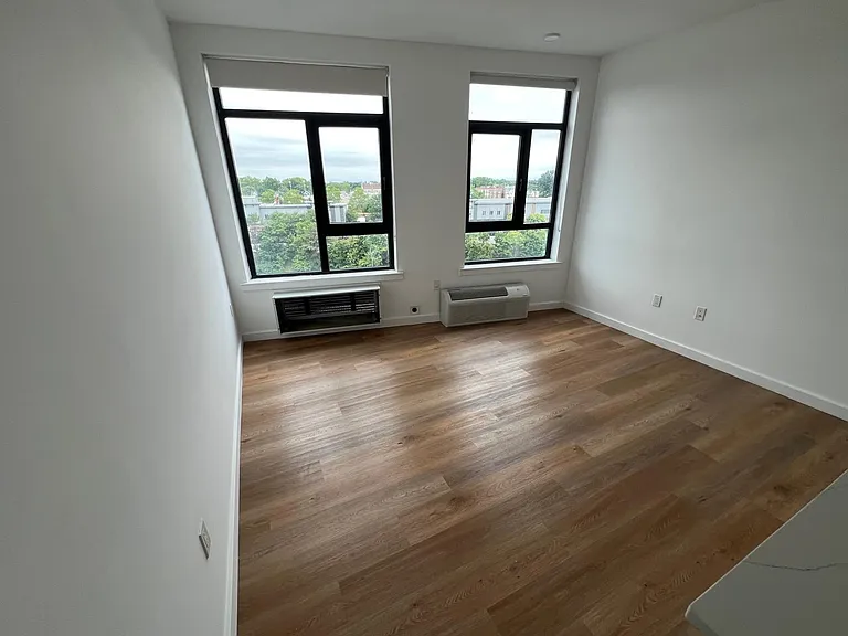 18 Freeway Dr E #502 — Photo 13