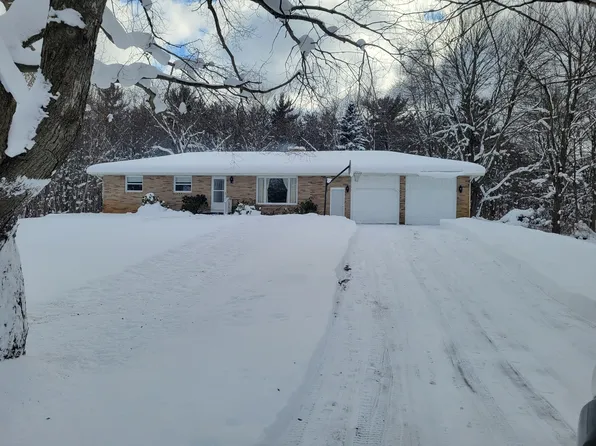 3463 E Sternberg Rd, Fruitport, MI 49415