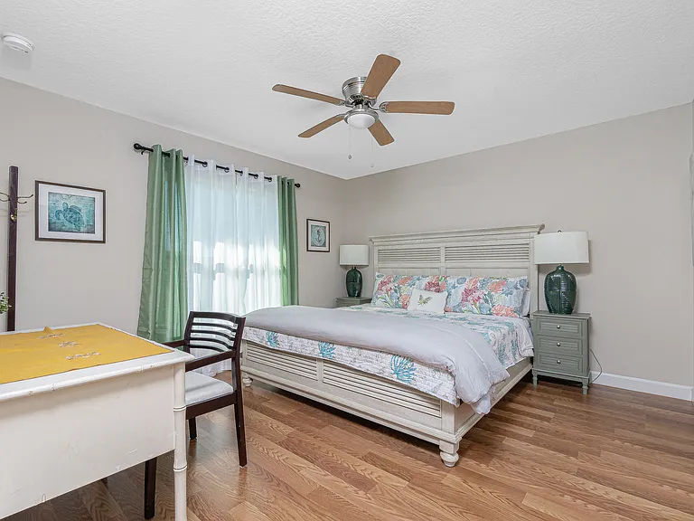 10523 Pendleton Ave — Photo 15