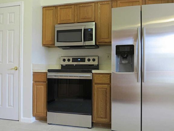 4th image of 3311 Abbeyfield Ln