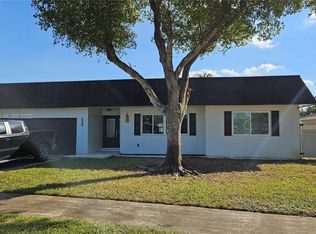 8004 SW 29th St, Davie, FL 33328