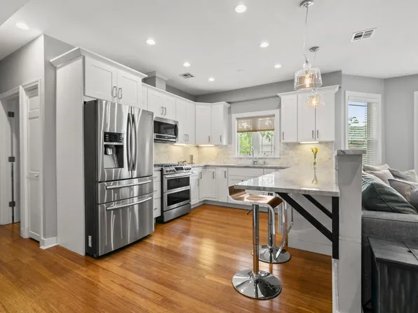 1 Blackstone St #1, Cambridge, MA 02139