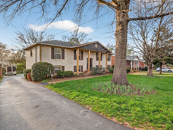 2nd image of 624 Highland View Ct