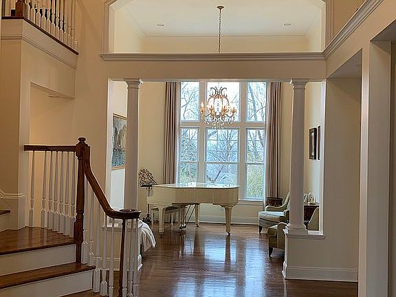 2nd image of 30 Pembroke Dr