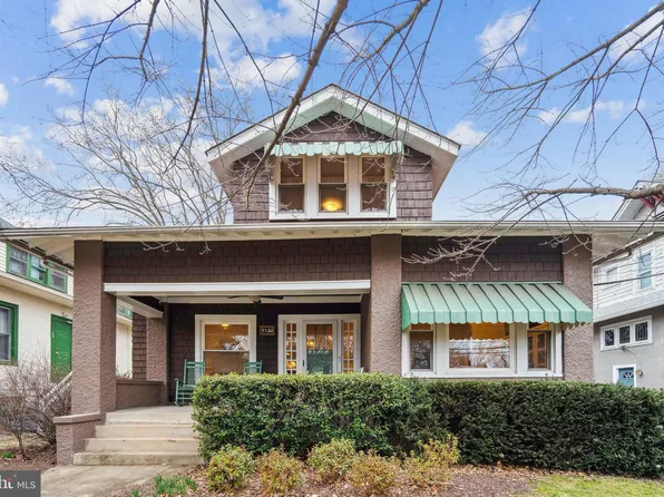 7130 Carroll Ave, Takoma Park, MD 20912