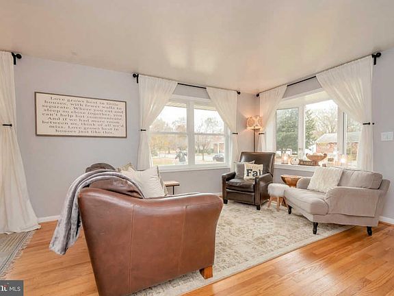 4th image of 3115 Normandy Ave