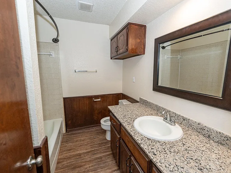 2260 Houston Ave — Photo 10
