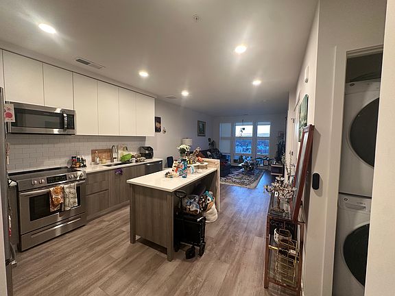 3rd image of 1250 N Fayette St #7