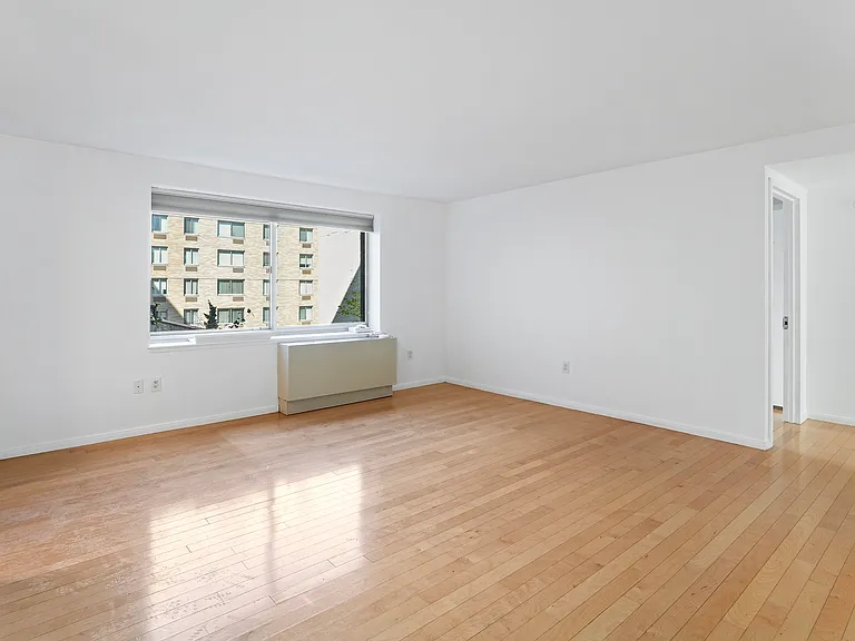 68 Bradhurst Ave #4E — Photo 3
