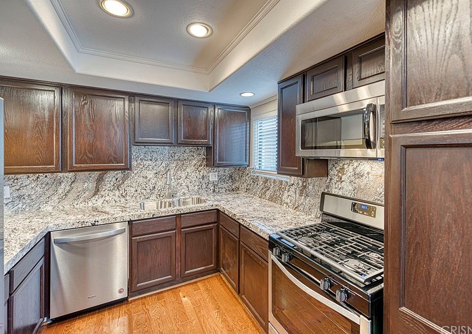 1st image of 13948 Moorpark St APT 2