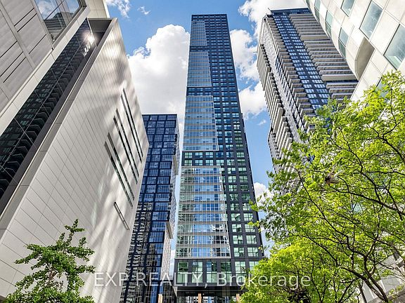 4th image of 327 King St W #601