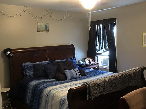 2nd image of 301 Janie St