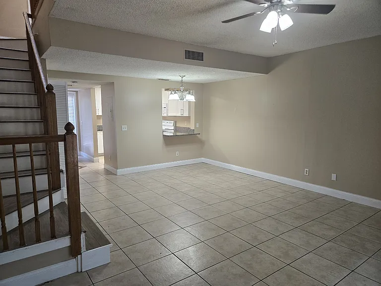 1910 W Sligh Ave #E103 — Photo 6