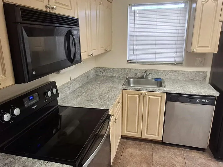 1276 SW 113th Ter #104 — Photo 11