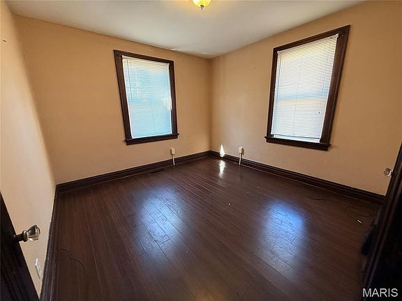 3rd image of 8312 Carl Ave