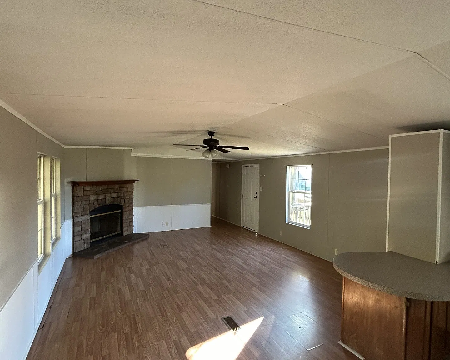 3 bed, 1216 sqft, $900 — Photo 4