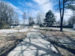 7435 Cairo Rd, West Paducah, KY 42086