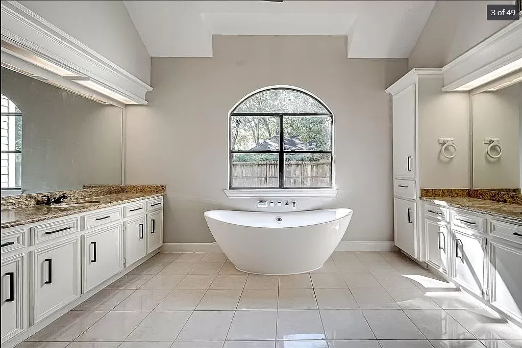 5 bed, 4816 sqft, $2,900 — Photo 1