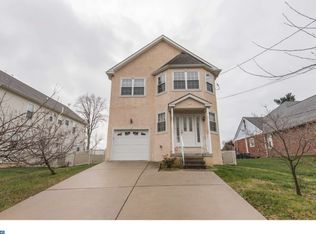 9733 Bridle Rd, Philadelphia, PA 19115