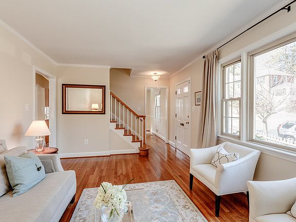 Spacious living room w/ picture window