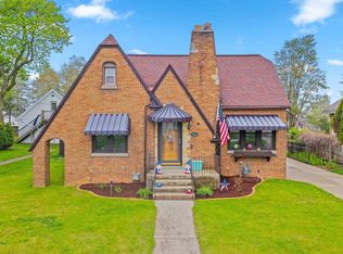 926 N 17th St, Manitowoc, WI 54220