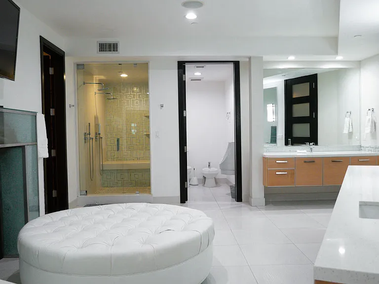 6425 Weidlake Dr — Photo 36