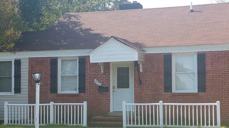 6921 Warwick Blvd — Photo 1