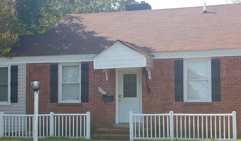 6921 Warwick Blvd — Photo 1