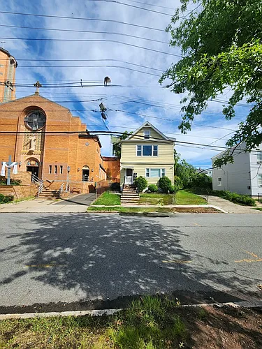 149 E Passaic Ave #1R Photo 1
