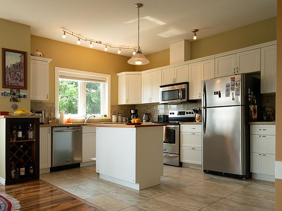 5th image of 5575 Curran Rd