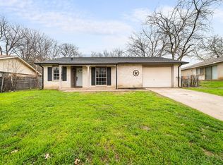 741 S Holiday Dr, Grand Prairie, TX 75052